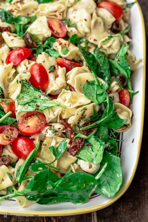 How much fat is in tortellini and spinach salad - calories, carbs, nutrition