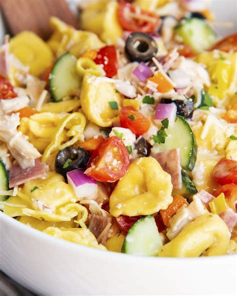 How much fat is in tortillini pasta salad - calories, carbs, nutrition