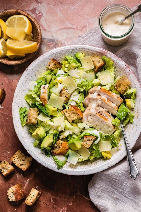 How much fat is in tossed chicken caesar salad - calories, carbs, nutrition