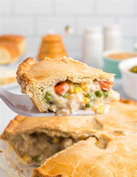 How much fat is in traditional chicken pot pie - calories, carbs, nutrition