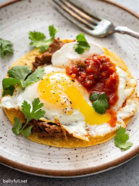 How much fat is in traditional huevos rancheros - calories, carbs, nutrition