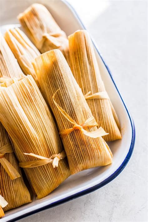 How much fat is in traditional tamale - calories, carbs, nutrition