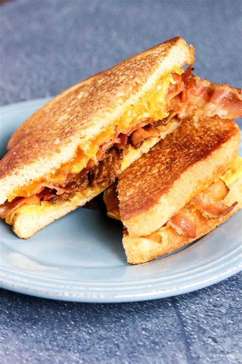 How much fat is in triple cheese and bacon sandwich - calories, carbs, nutrition