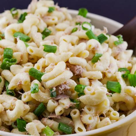 How much fat is in tuna macaroni salad - calories, carbs, nutrition