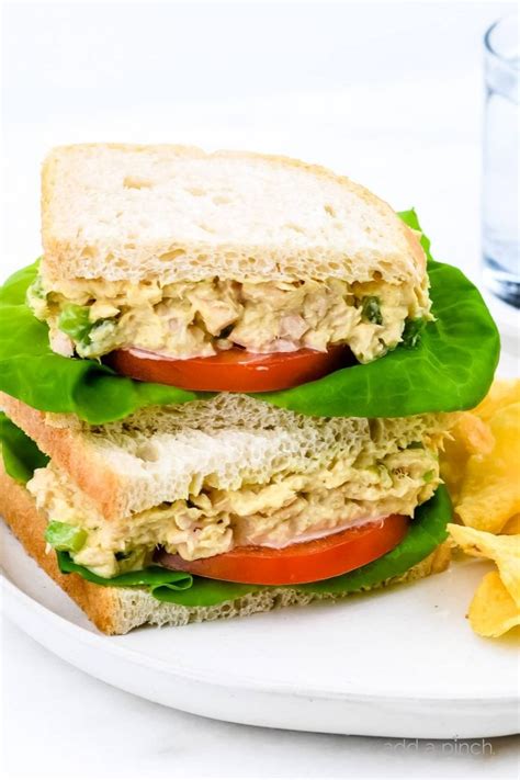 How much fat is in tuna salad sandwich - half order - calories, carbs, nutrition