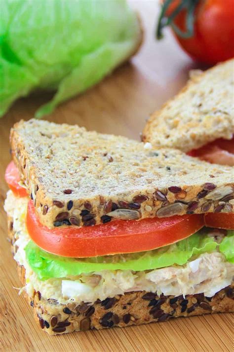 How much fat is in tuna salad sandwich on wheat bread - calories, carbs, nutrition