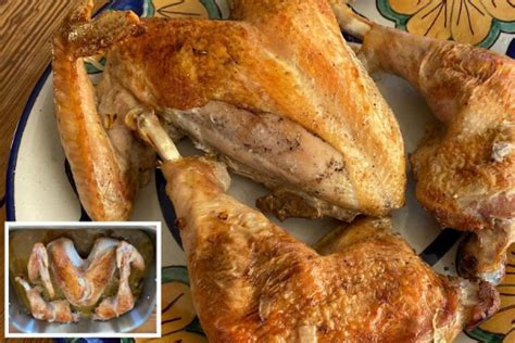 How much fat is in turkey, skin, from retail parts, from dark meat, cooked, roasted - calories, carbs, nutrition