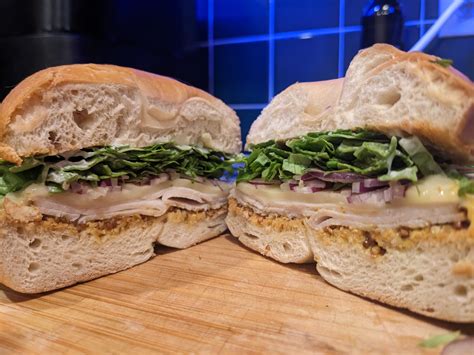 How much fat is in turkey and muenster bagel - calories, carbs, nutrition