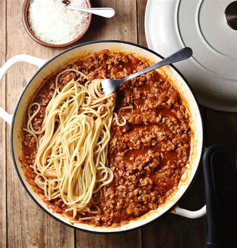 How much fat is in turkey bolognese - large - calories, carbs, nutrition