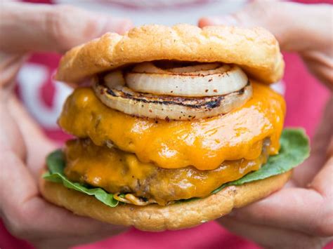 How much fat is in turkey cheese burger (90077.0) - calories, carbs, nutrition