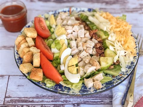 How much fat is in turkey chef salad - calories, carbs, nutrition