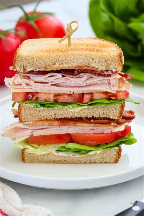 How much fat is in turkey club sandwich - calories, carbs, nutrition