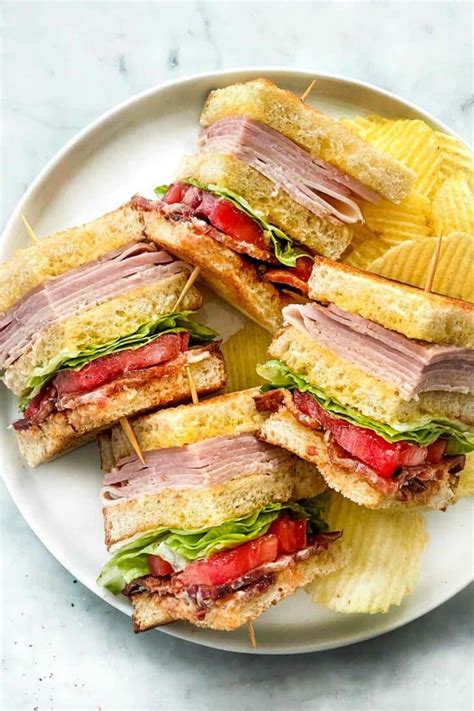 How much fat is in turkey club sandwich (24805.1) - calories, carbs, nutrition