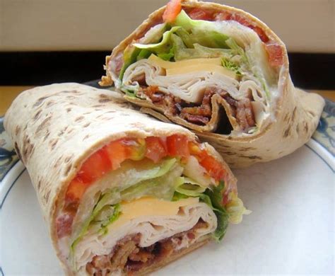 How much fat is in turkey ranch club pita wrap - calories, carbs, nutrition