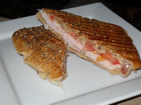 How much fat is in turkey ranch panini - calories, carbs, nutrition