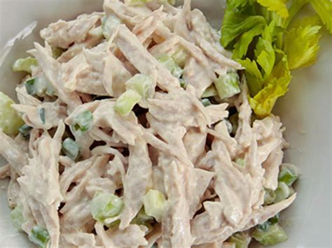 How much fat is in turkey salad - calories, carbs, nutrition