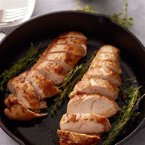 How much fat is in turkey tenderloin with tomato wine sauce - calories, carbs, nutrition