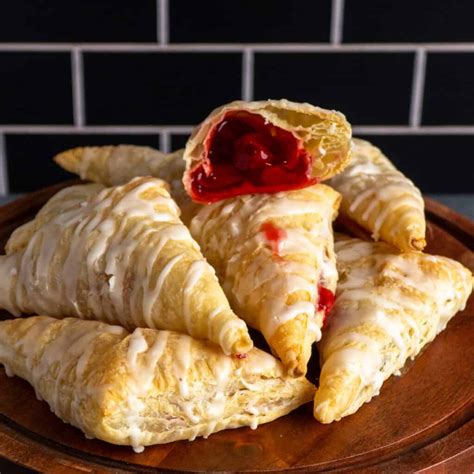 How much fat is in turnovers, cherry (bostwick) - calories, carbs, nutrition