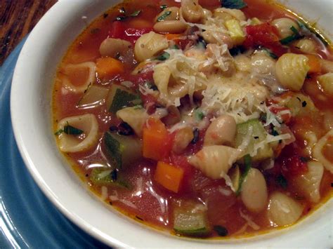 How much fat is in tuscan minestrone - calories, carbs, nutrition