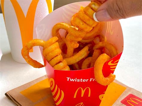 How much fat is in twister fries - calories, carbs, nutrition