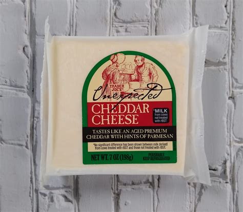 How much fat is in unexpected cheddar cheese - calories, carbs, nutrition