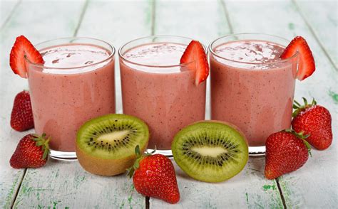 How much fat is in v-8 strawberry-kiwi juice - calories, carbs, nutrition