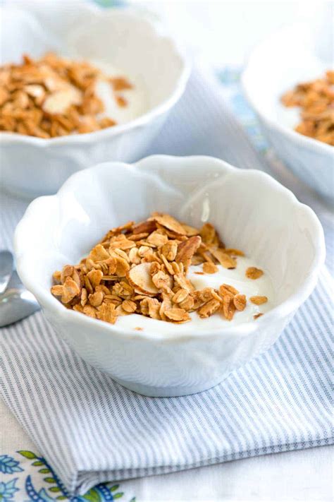 How much fat is in vanilla almond granola - calories, carbs, nutrition