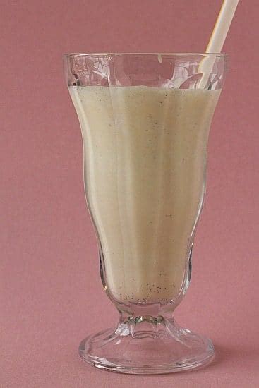 How much fat is in vanilla milkshake - calories, carbs, nutrition