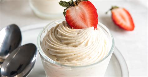 How much fat is in vanilla mousse - calories, carbs, nutrition