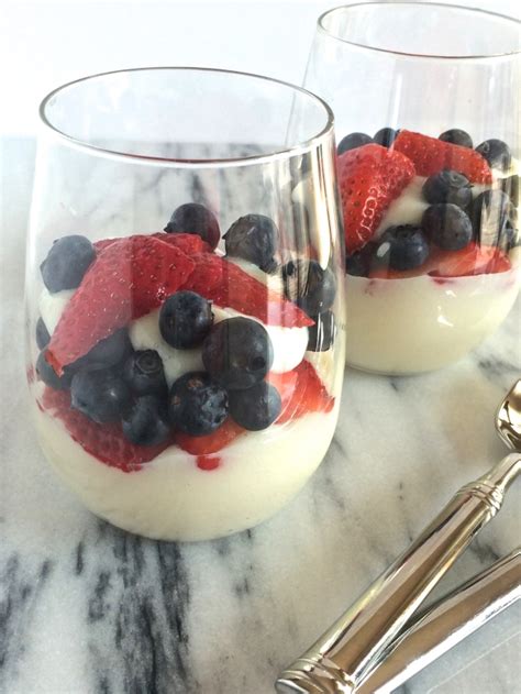 How much fat is in vanilla pudding parfait - large - calories, carbs, nutrition