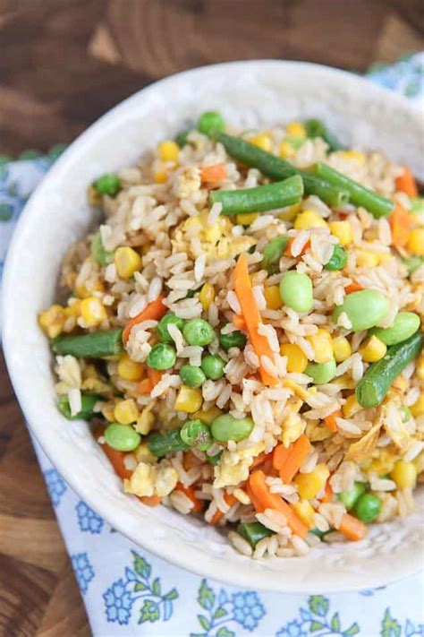 How much fat is in vegetable fried brown rice - calories, carbs, nutrition