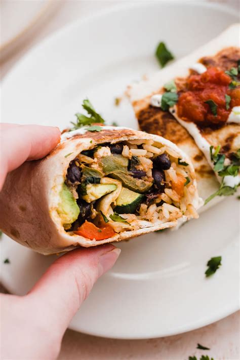 How much fat is in vegetarian burrito plate - calories, carbs, nutrition
