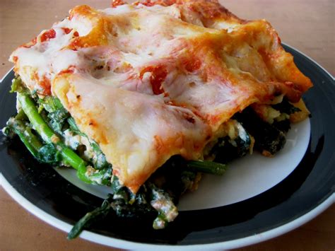 How much fat is in vegetarian lasagna with broccoli - calories, carbs, nutrition