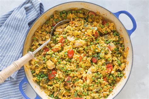 How much fat is in vegetarian paella with edamame - calories, carbs, nutrition