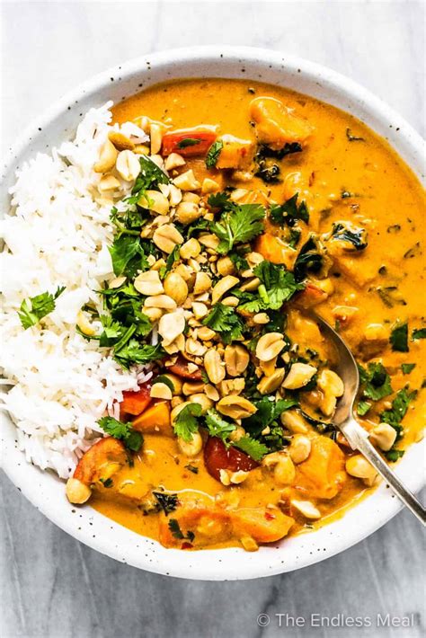 How much fat is in vegetarian red peanut curry with tofu, brown rice, sugar snap peas (600veg) - calories, carbs, nutrition