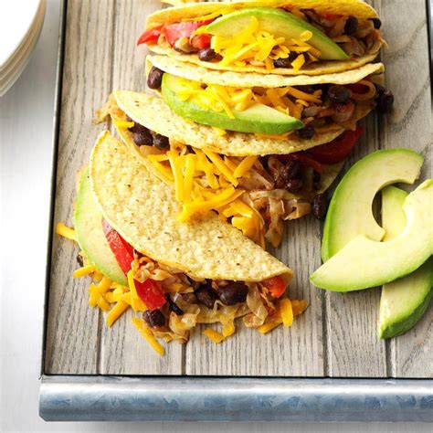 How much fat is in veggie tacos - calories, carbs, nutrition