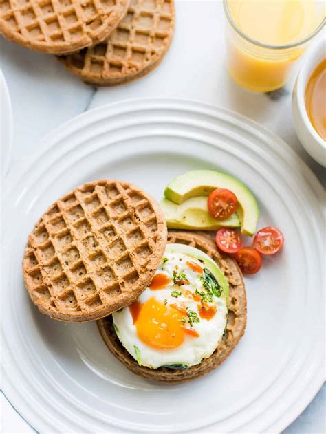 How much fat is in waffle breakfast sandwich - calories, carbs, nutrition