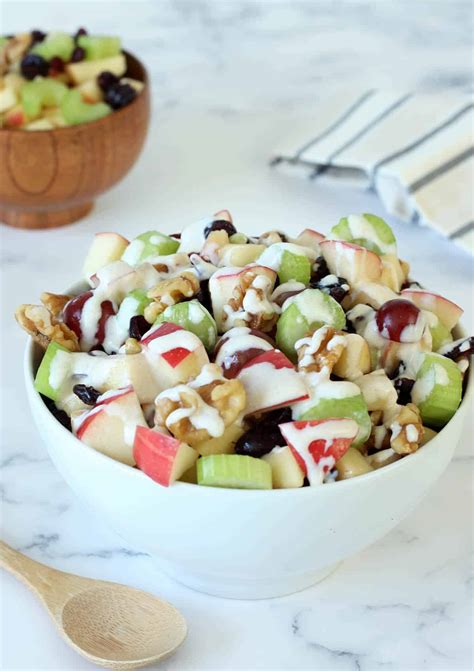 How much fat is in waldorf salad - calories, carbs, nutrition