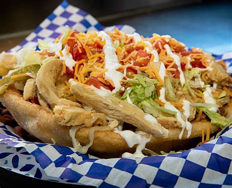 How much fat is in warm fry bread with grilled chicken - calories, carbs, nutrition