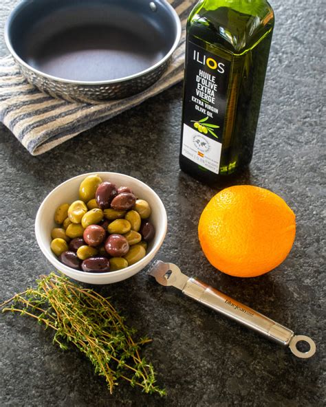 How much fat is in warm olives (89578.0) - calories, carbs, nutrition