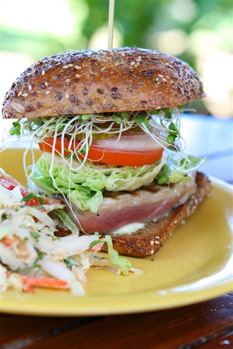 How much fat is in wasabi yellowfin tuna burger - calories, carbs, nutrition