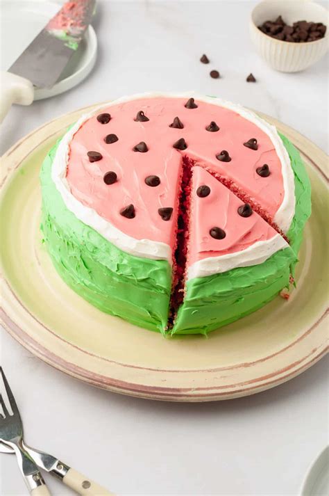 How much fat is in watermelon cake - calories, carbs, nutrition