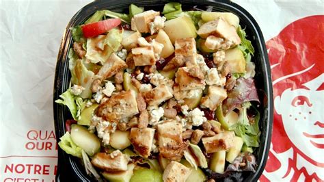 How much fat is in wendy's salad - calories, carbs, nutrition