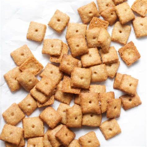 How much fat is in wheat -n- cheddar crackers - calories, carbs, nutrition