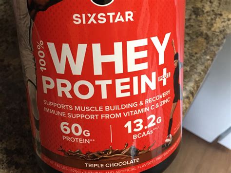 How much fat is in whey protein triple chocolate shake - calories, carbs, nutrition