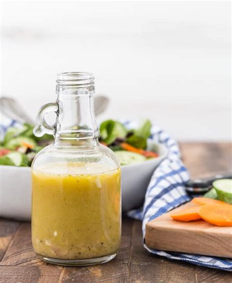 How much fat is in white wine vinaigrette - calories, carbs, nutrition