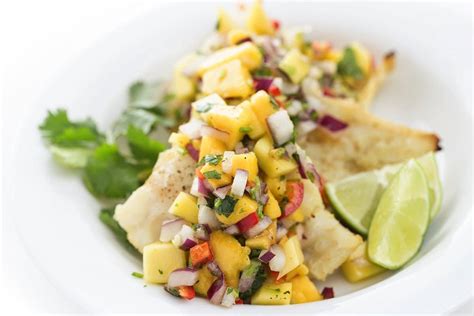 How much fat is in whitefish with mango pineapple salsa - calories, carbs, nutrition