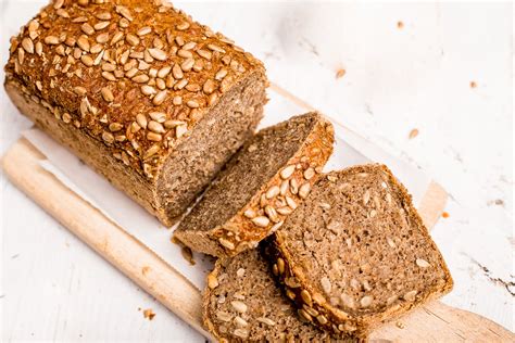 How much fat is in whole grain sunflower seed bread - calories, carbs, nutrition