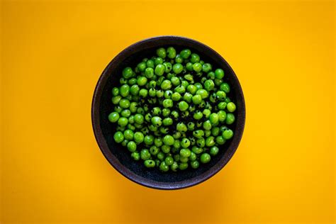 How much fat is in whole+sum - steamed garden peas & carrots - calories, carbs, nutrition