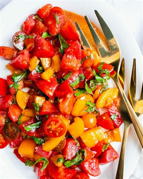 How much fat is in whole+sum tomato and basil salad - calories, carbs, nutrition